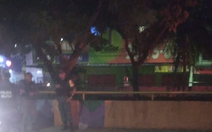 Urgente: homem é executado a tiros por pistoleiros na Compensa