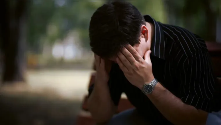 Pai fica doente após descobrir que seguia filha no OnlyFans