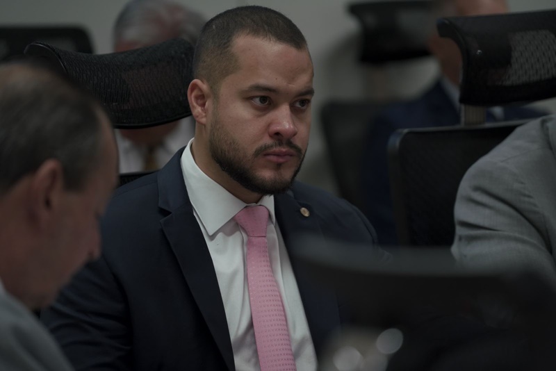 Deputado Adail Filho Vota Contra Regulamentação da Reforma Tributária em Defesa da Zona Franca de Manaus