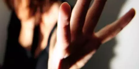 Homem que drogava esposa para que desconhecidos a estuprassem é interrogado: ‘Estraguei tudo’