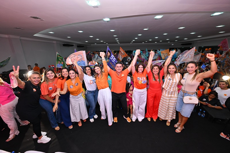 Elas com David Almeida’: prefeito associa avanços de Manaus à dedicação das mulheres