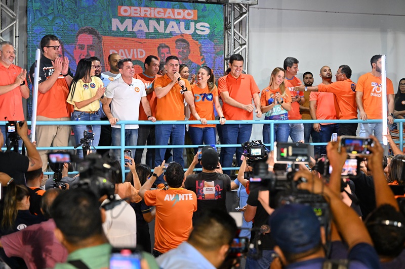 David Almeida lidera corrida à Prefeitura e está no segundo turno