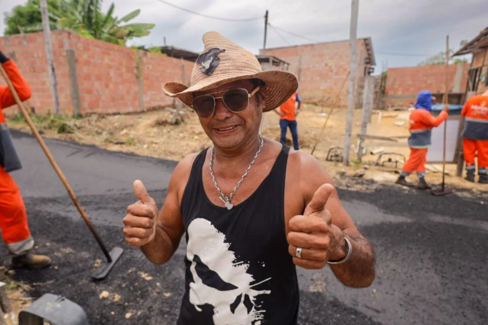 Prefeitura de Manaus beneficia comunidade Cidade Alta 2 com pavimentação pela primeira vez