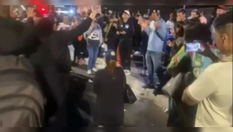 Apoiadores de Marçal choram após derrota de ex-coach