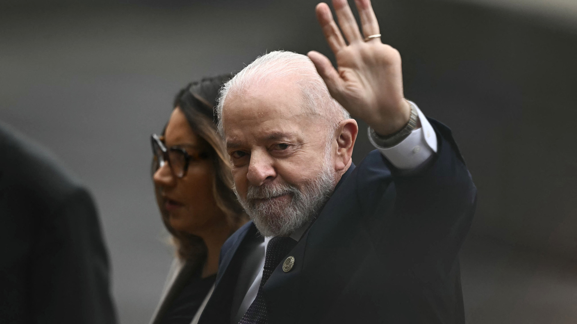 Lula ainda tem risco de sangramento intracraniano e deve repetir exames, dizem médicos