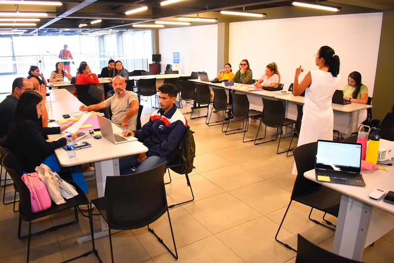 Com apoio da Prefeitura de Manaus, curso de Captação de Recursos qualifica cem produtores culturais