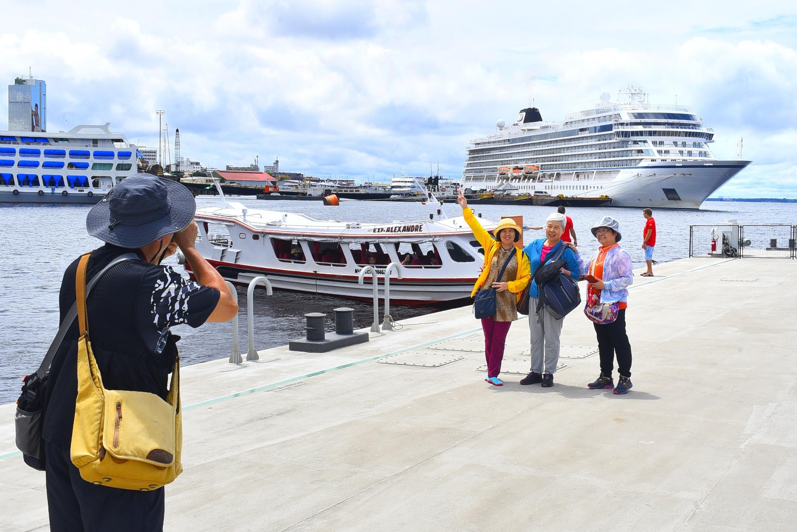 Prefeitura comemora impacto turístico e econômico do Píer Manaus 355