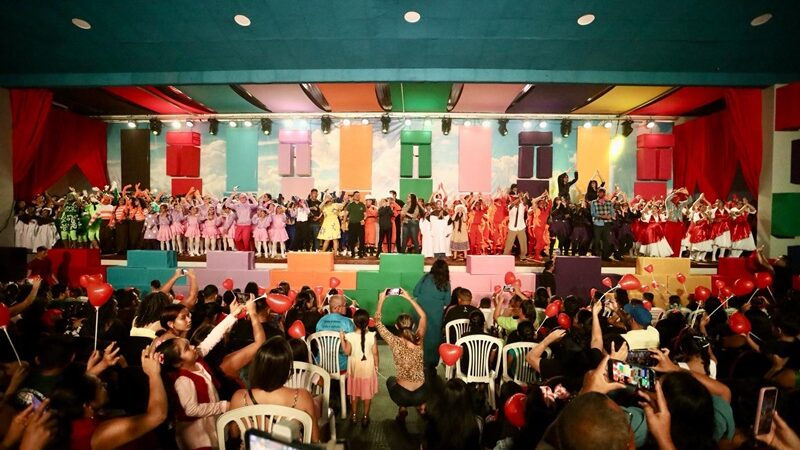 Noite de emoção e talento marcam a abertura dos corpos artístico de Coari