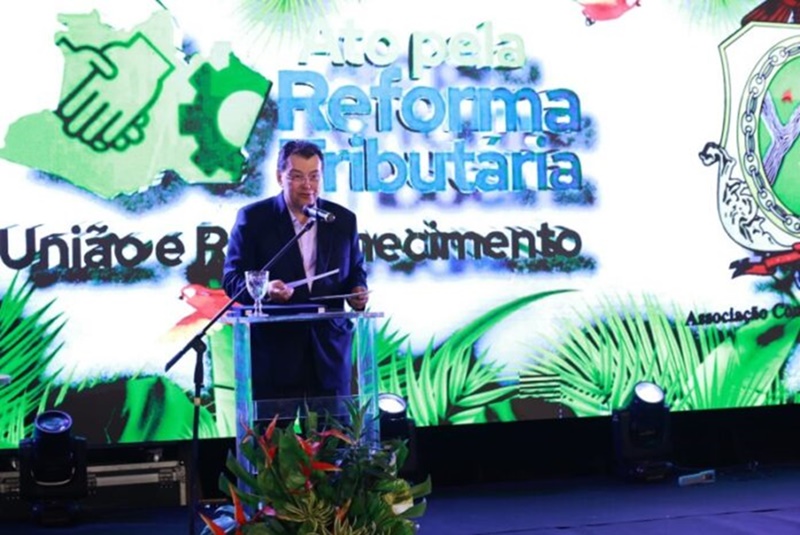 Associação Comercial do Amazonas homenageia senador Eduardo Braga por defesa da Zona Franca na Reforma Tributária