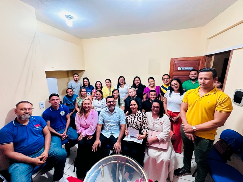 PREFEITURA DE COARI EMPOSSA NOVOS PROFESSORES E PEDAGOGOS APROVADOS EM CONCURSO PÚBLICO