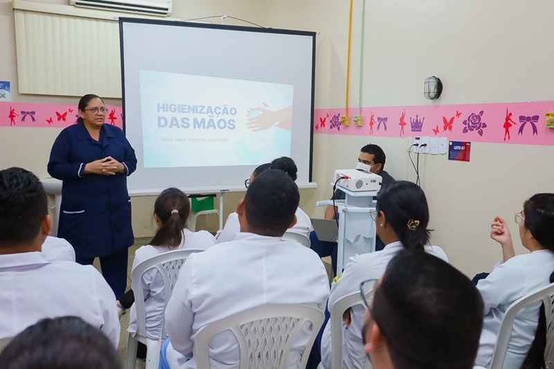 Hospital Regional de Coari Realiza Treinamento sobre Higienização das Mãos e degermação cirúrgica
