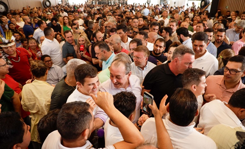 Movimento “Amazonas Forte de Novo” reúne maiores lideranças do estado em manhã histórica no Clube da OAB-AM