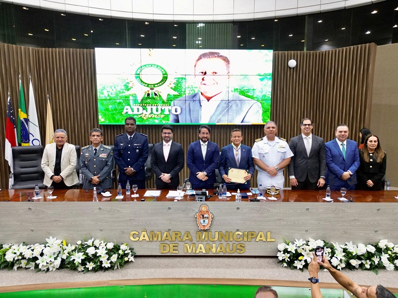 Com propositura do vereador Diego Afonso, CMM entrega Medalha de Ouro Cidade de Manaus ao deputado Adjuto Afonso
