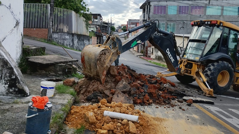 Prefeitura de Manaus realiza manutenção em rede de drenagem e reforça infraestrutura no bairro Alvorada 2