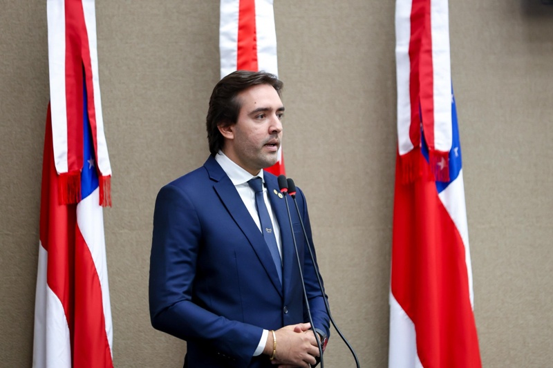 Lei do deputado Thiago Abrahim garante assentos especiais para pessoas com obesidade mórbida no Amazonas