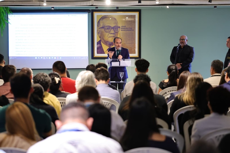TCE-AM recebe palestra internacional sobre Justiça Intergeracional e Direitos Humanos