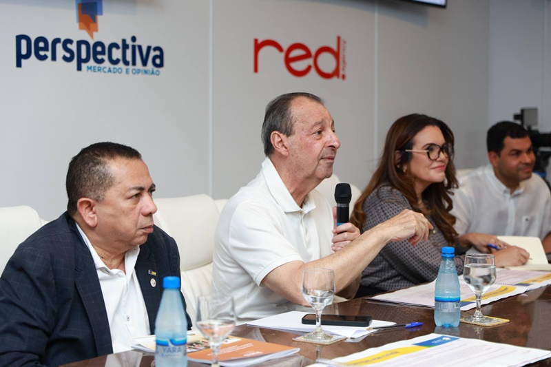 Assistência social como política de estado, defende Omar Aziz em encontro com secretários municipais do Amazonas