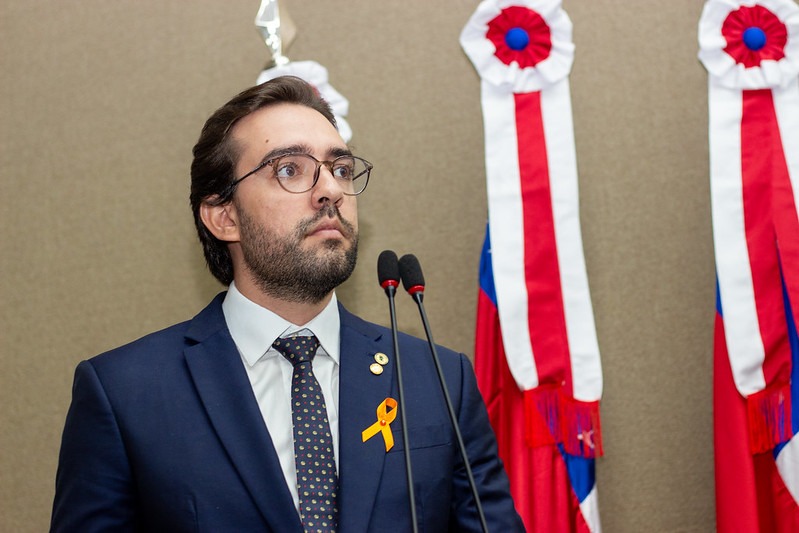 Deputado Thiago Abrahim destina emendas para educação, infraestrutura e assistência social de Maués