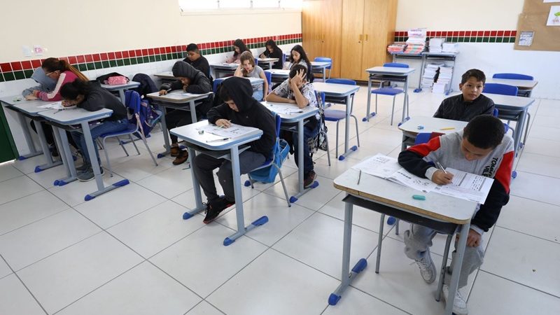 Santa Catarina inicia aplicação das provas do SAEB nas escolas estaduais