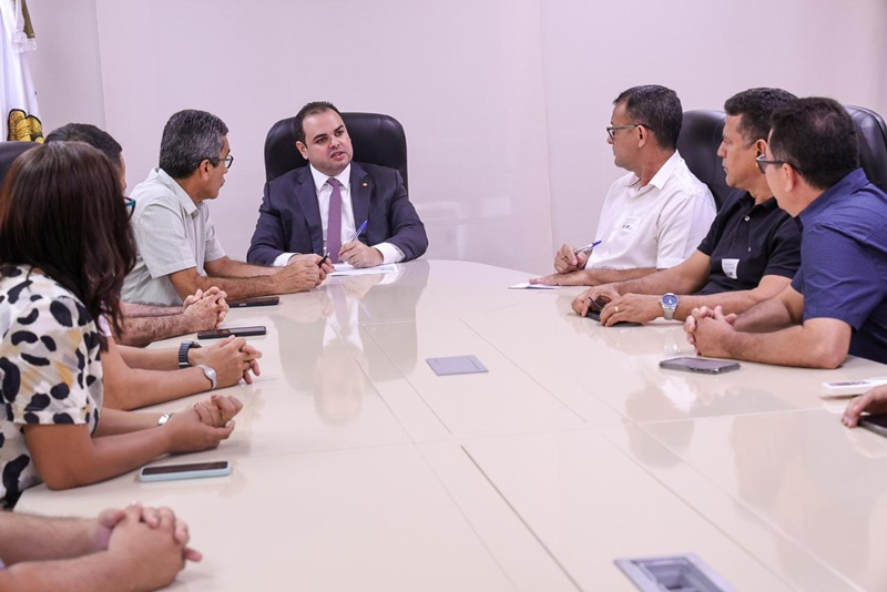 Presidente Roberto Cidade assegura recursos de emendas parlamentares para levar água às famílias de Manicoré