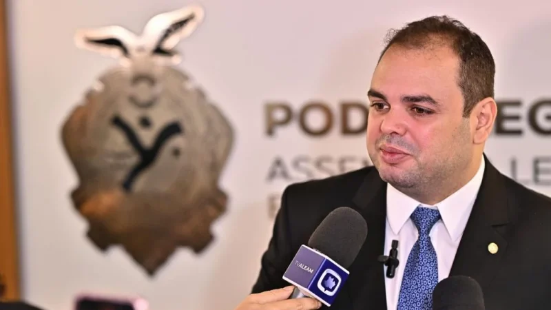 Presidente Roberto Cidade anuncia prorrogação das inscrições do concurso da Aleam até 16 de outubro