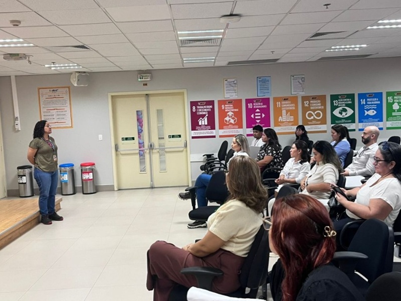 Alunos de MBA da UEA vivenciam ESG na prática em visita técnica à empresa BIC Amazônia