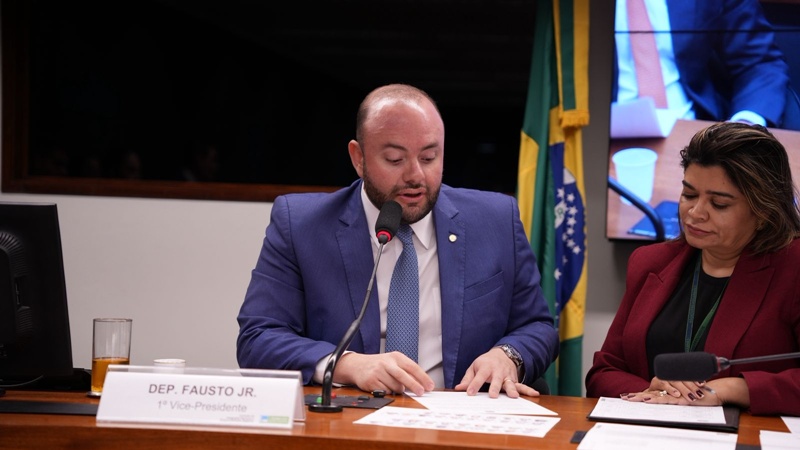 Fausto Jr. aprova indicação de quase R$ 8 bilhões para projetos de desenvolvimento regional no Brasil
