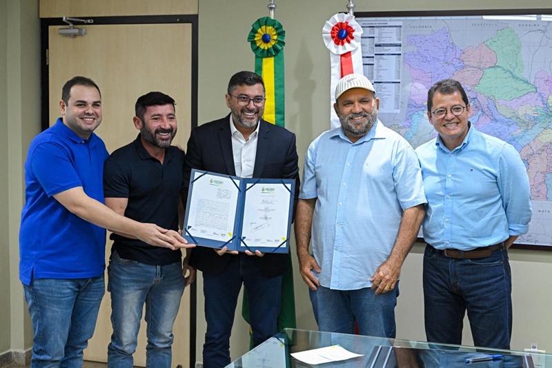 Prefeito Nicson Marreira firma convênio para pavimentar bairros de Tefé