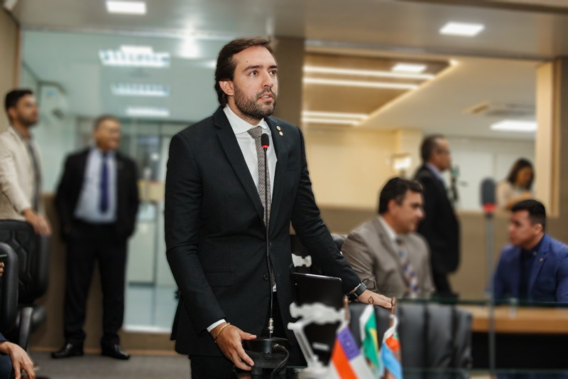 Deputado Thiago Abrahim apresenta projeto que estabelece penalidades para atos de violência em eventos esportivos no Amazonas