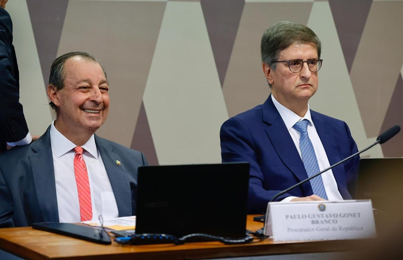 Após relatório de Omar, Senado aprova recondução de Paulo Gonet à PGR