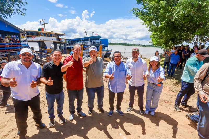 Prefeitura de Coari entrega kits escolares, reinaugura escolas e inicia força-tarefa para reforma de unidades na zona rural