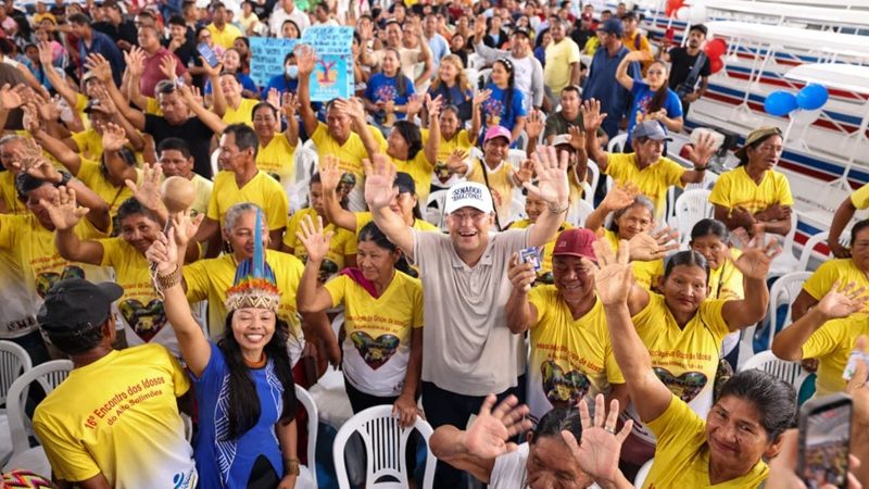 Eduardo Braga entrega obras, fortalece a saúde e acompanha serviços no Alto Solimões