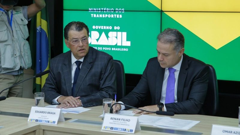 Eduardo Braga celebra anúncio de edital para asfaltamento do trecho do meio da BR-319