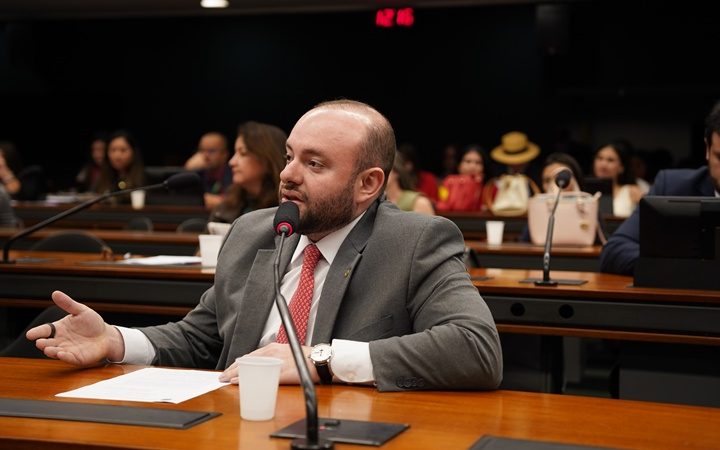 Conta de luz e apagões: Fausto Jr. exige explicações da nova empresa de energia