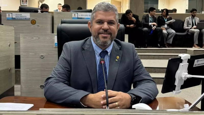 Na CMM, Elan Alencar destaca ações de limpeza e infraestrutura na Cidade Nova