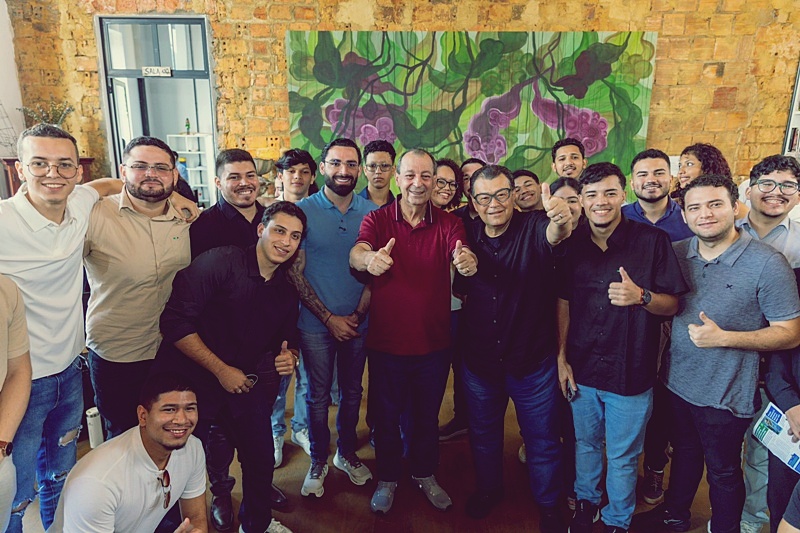Omar Aziz defende protagonismo da juventude em evento Escutar para Cuidar no Casarão de Ideias, em Manaus