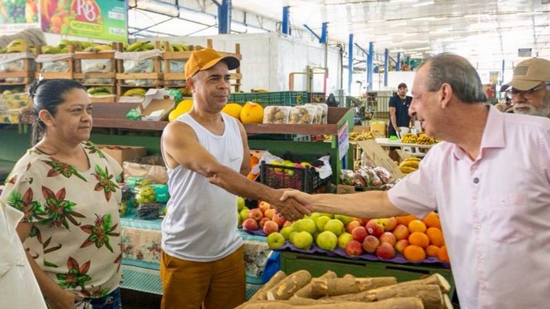 Omar Aziz vai a Manaus Moderna ver o projeto para o novo porto e destaca impacto para passageiros e feirantes