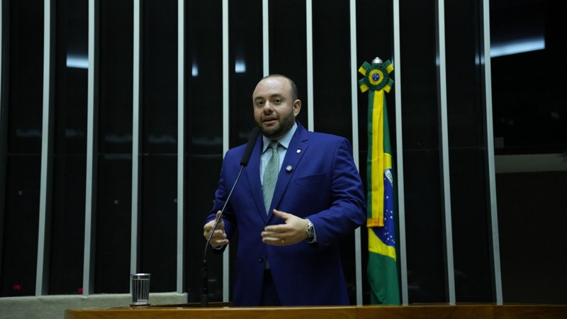 Deputado amazonense Fausto Jr. é coautor da PEC aprovada na Câmara que amplia imunidade tributária para igrejas