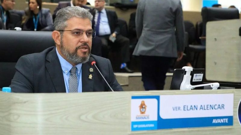 Durante votação na CMM, Elan Alencar reforça cobrança por fiscalização da Águas de Manaus