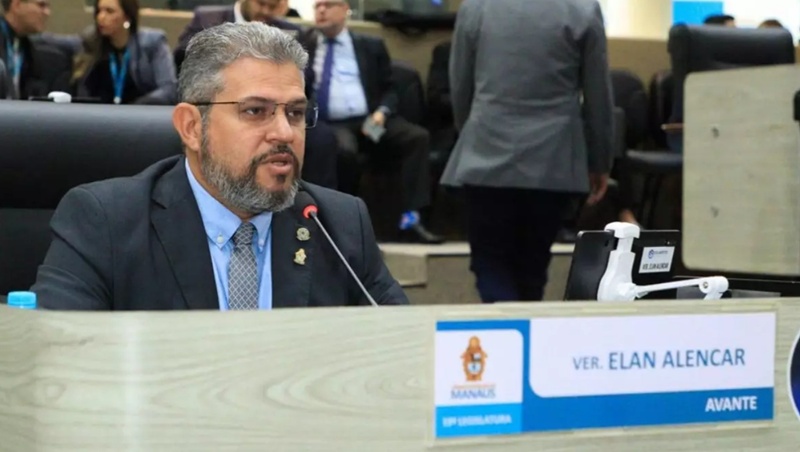 Durante votação na CMM, Elan Alencar reforça cobrança por fiscalização da Águas de Manaus