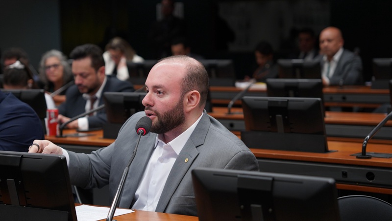 No Conselho de Ética, Fausto Jr. pede vista de processo e cobra presença de Erika Hilton para se explicar e se retratar perante mulheres