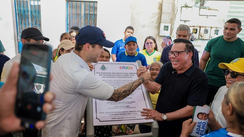 Adail Pinheiro inicia obras de pavimentação que vão alcançar os 23 bairros de Coari