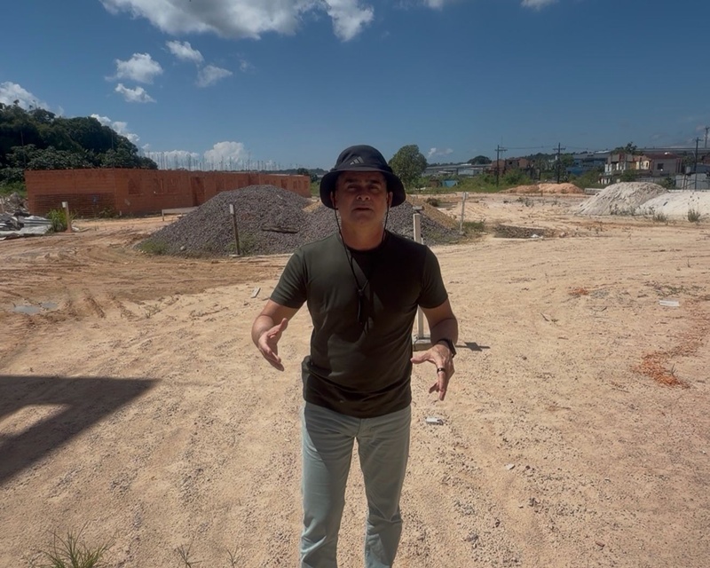 David denuncia abandono de obra habitacional de R$ 420 milhões na Comunidade da Sharp e cobra explicações do Governo do Estado