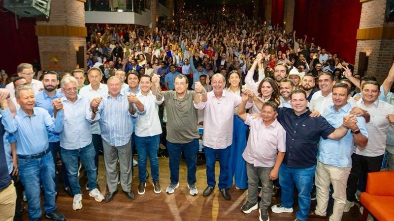 Omar Aziz mostra força política em lançamento de plano para saúde, segurança e assistência social