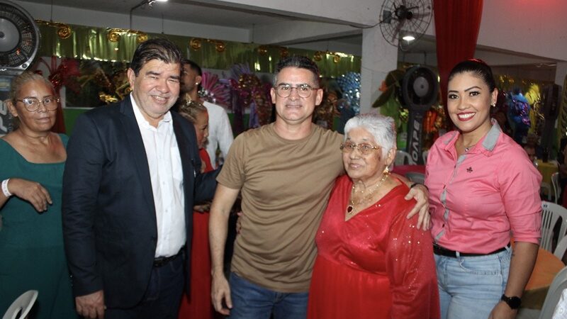 Prefeitura de Manaus promove baile de debutantes para idosas