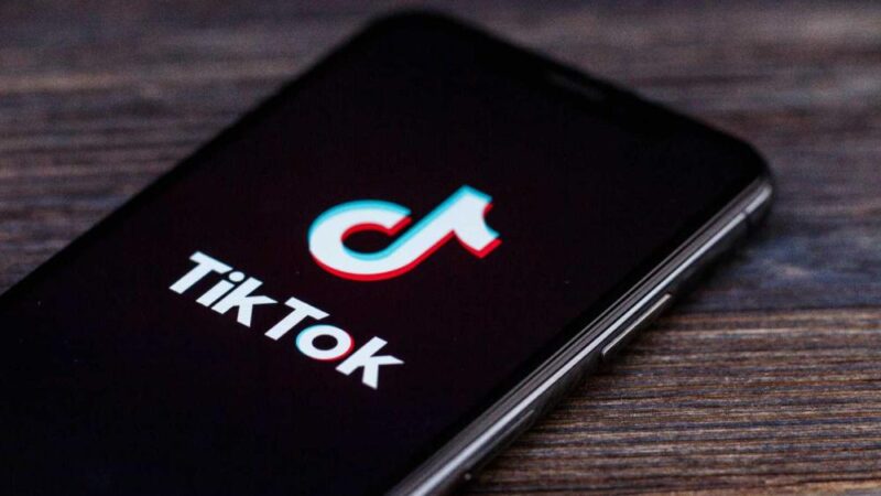 TikTok é condenado em R$ 23 milhões e intimado a pagar R$ 500 a todos os usuários; entenda