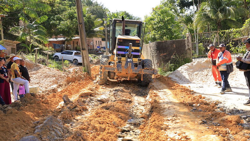 Prefeitura chega ao ramal do Areal com obras para acabar com lama, poeira e facilitar acesso a PcDs