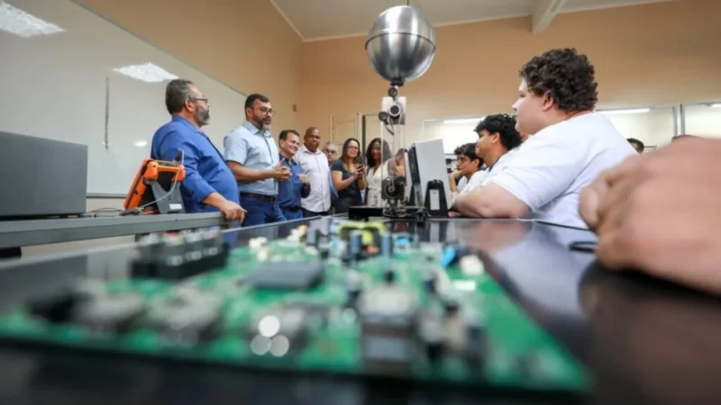 Wilson Lima abre ano letivo para mais de 40 mil alunos do Cetam e destaca avanço na qualificação para novos mercados