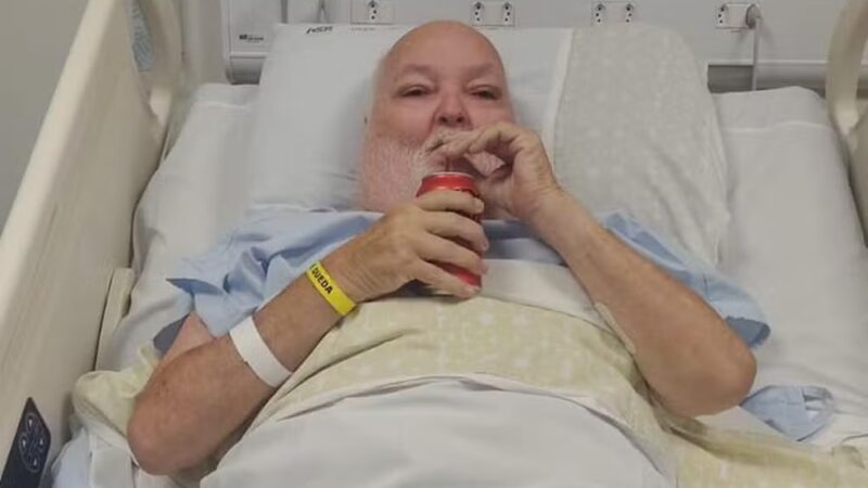 Idoso internado diz que não bebe água há 50 anos, só refrigerante: ‘por favor, não insista’