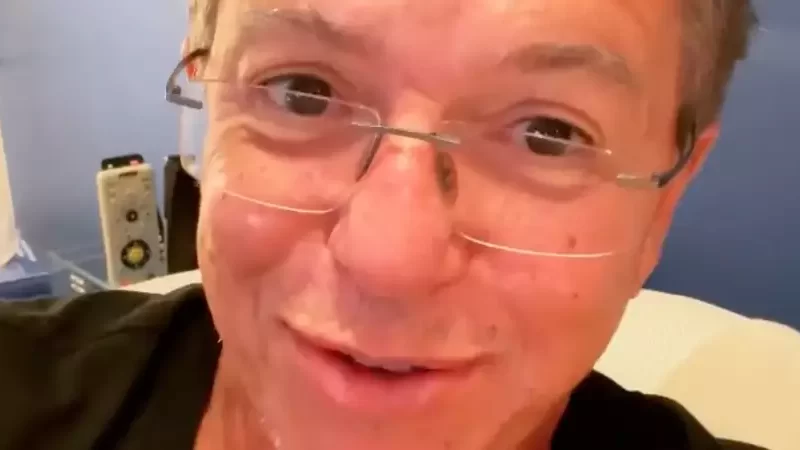 BBB24: Boninho ameaça expulsar Beatriz e Yasmin Brunet; entenda